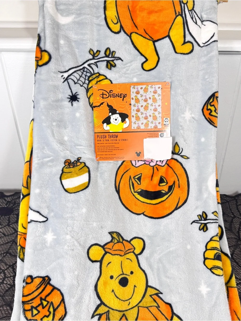 NEW Disney Winnie The Pooh Halloween Blanket